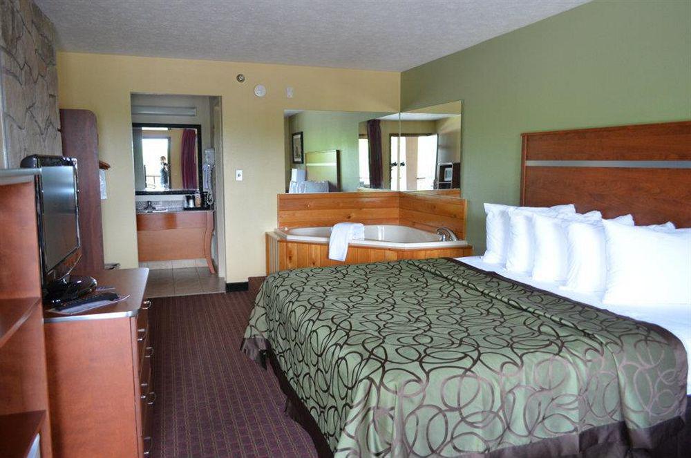 Baymont By Wyndham Pigeon Forge Near Island Drive Hotel Exterior photo
