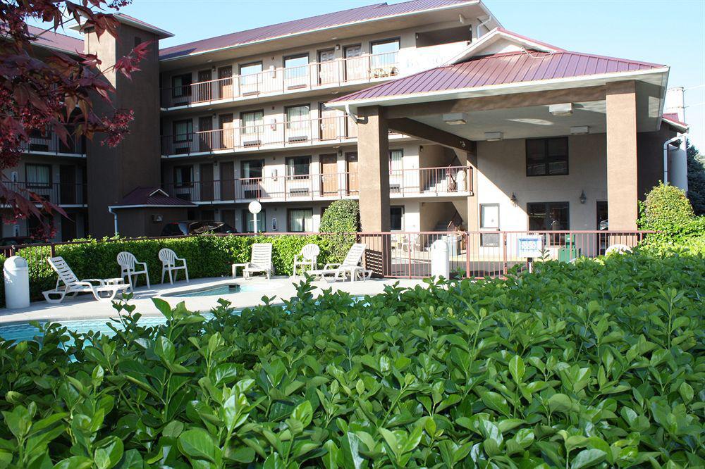 Baymont By Wyndham Pigeon Forge Near Island Drive Hotel Exterior photo
