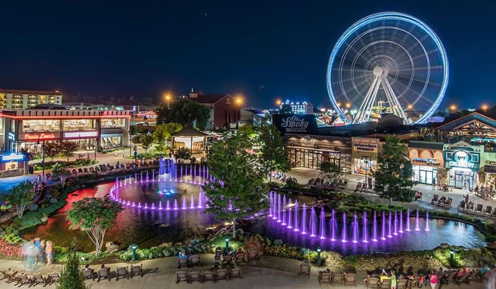 Baymont By Wyndham Pigeon Forge Near Island Drive Hotel Exterior photo