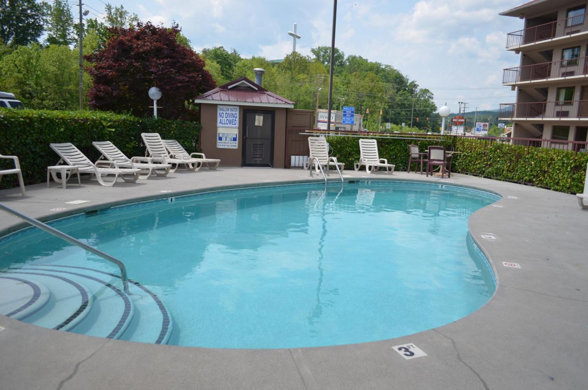 Baymont By Wyndham Pigeon Forge Near Island Drive Hotel Exterior photo
