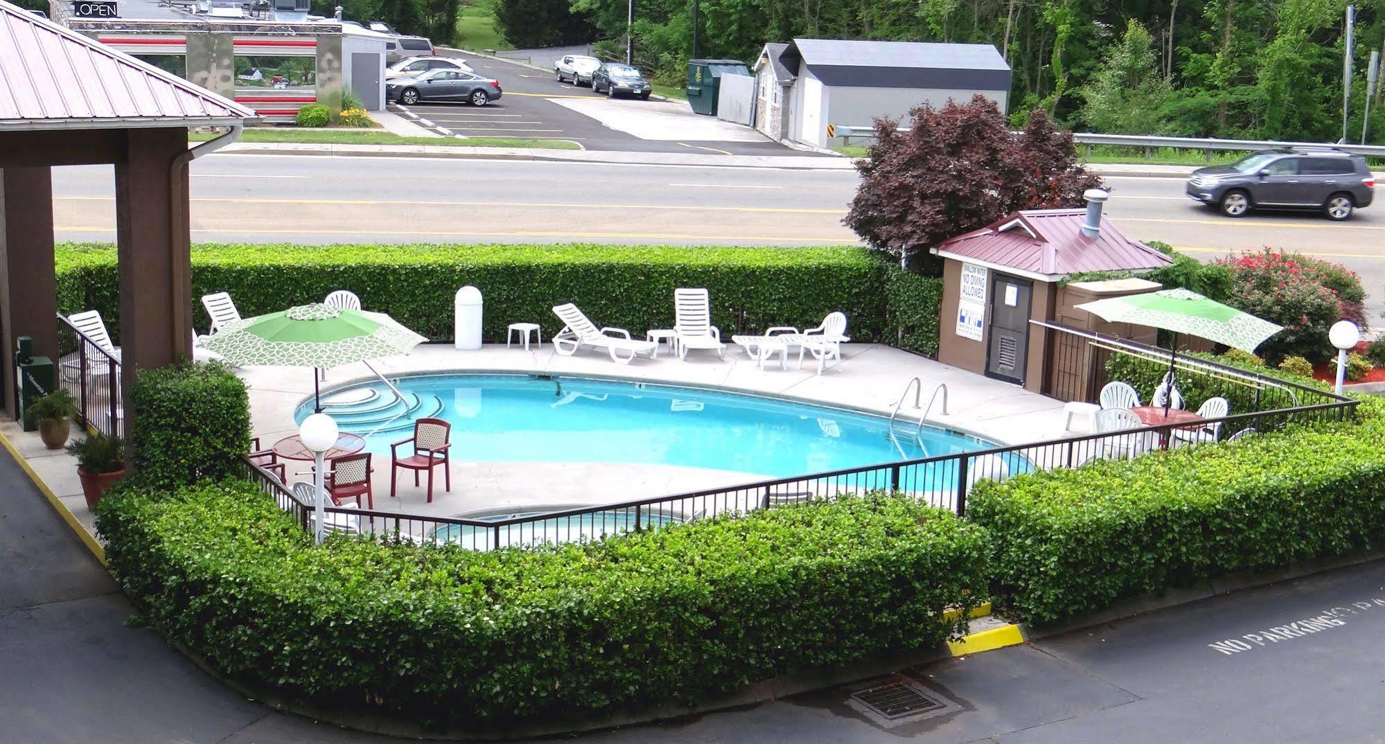 Baymont By Wyndham Pigeon Forge Near Island Drive Hotel Exterior photo