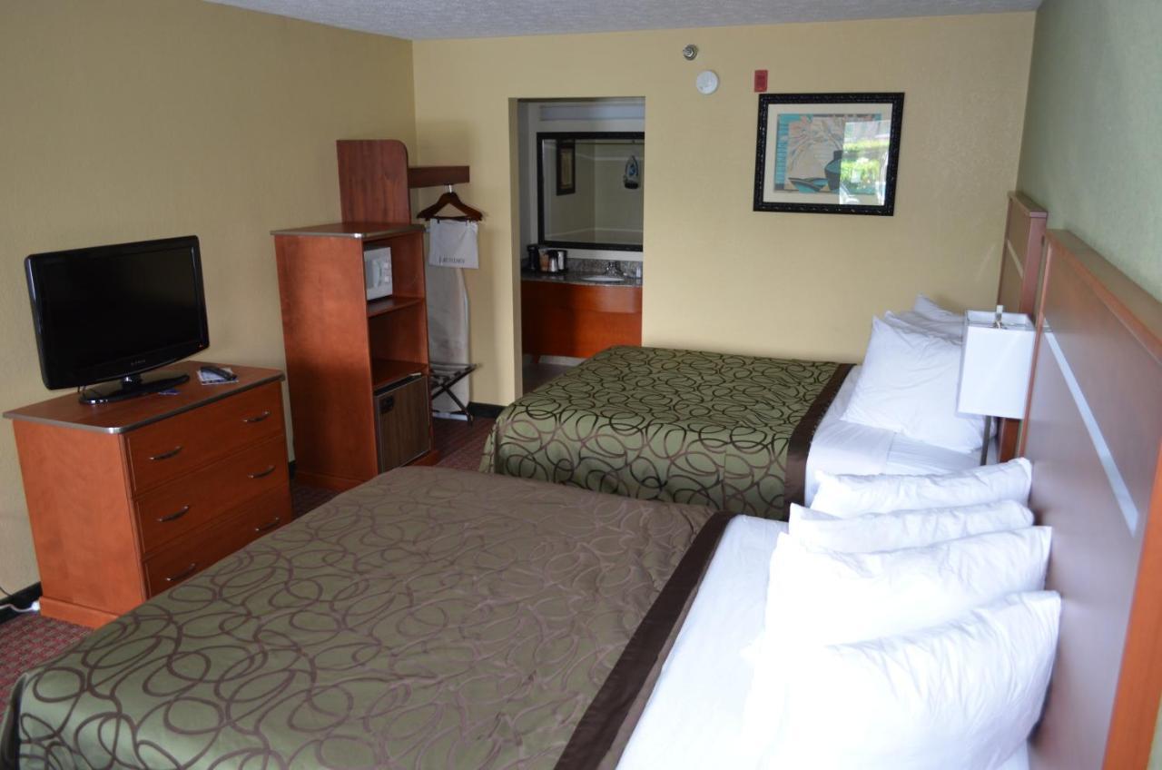 Baymont By Wyndham Pigeon Forge Near Island Drive Hotel Room photo
